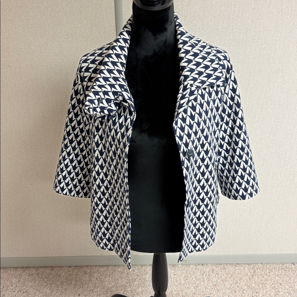 Lilly Pulitzer Navy and Cream Patterned Blazer Women’s Small